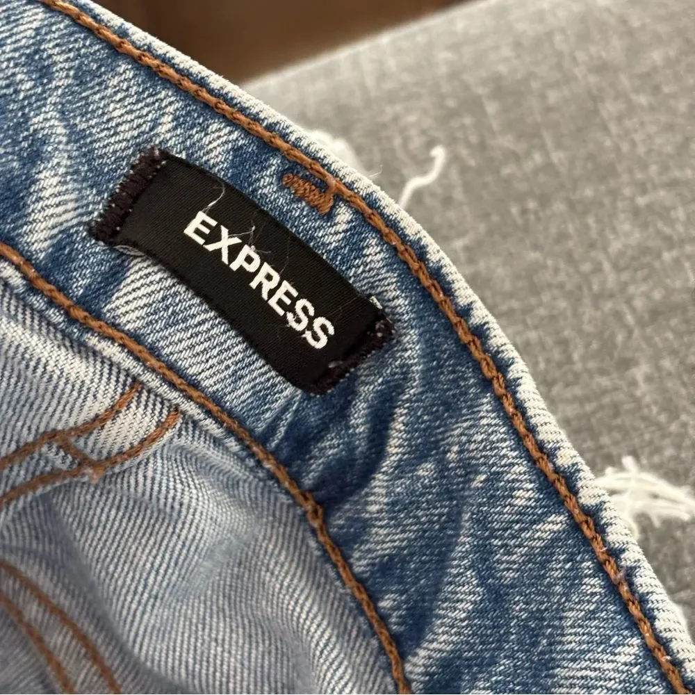 Express Light Denim Straight Ankle High Rise Distressed Jeans SZ 2